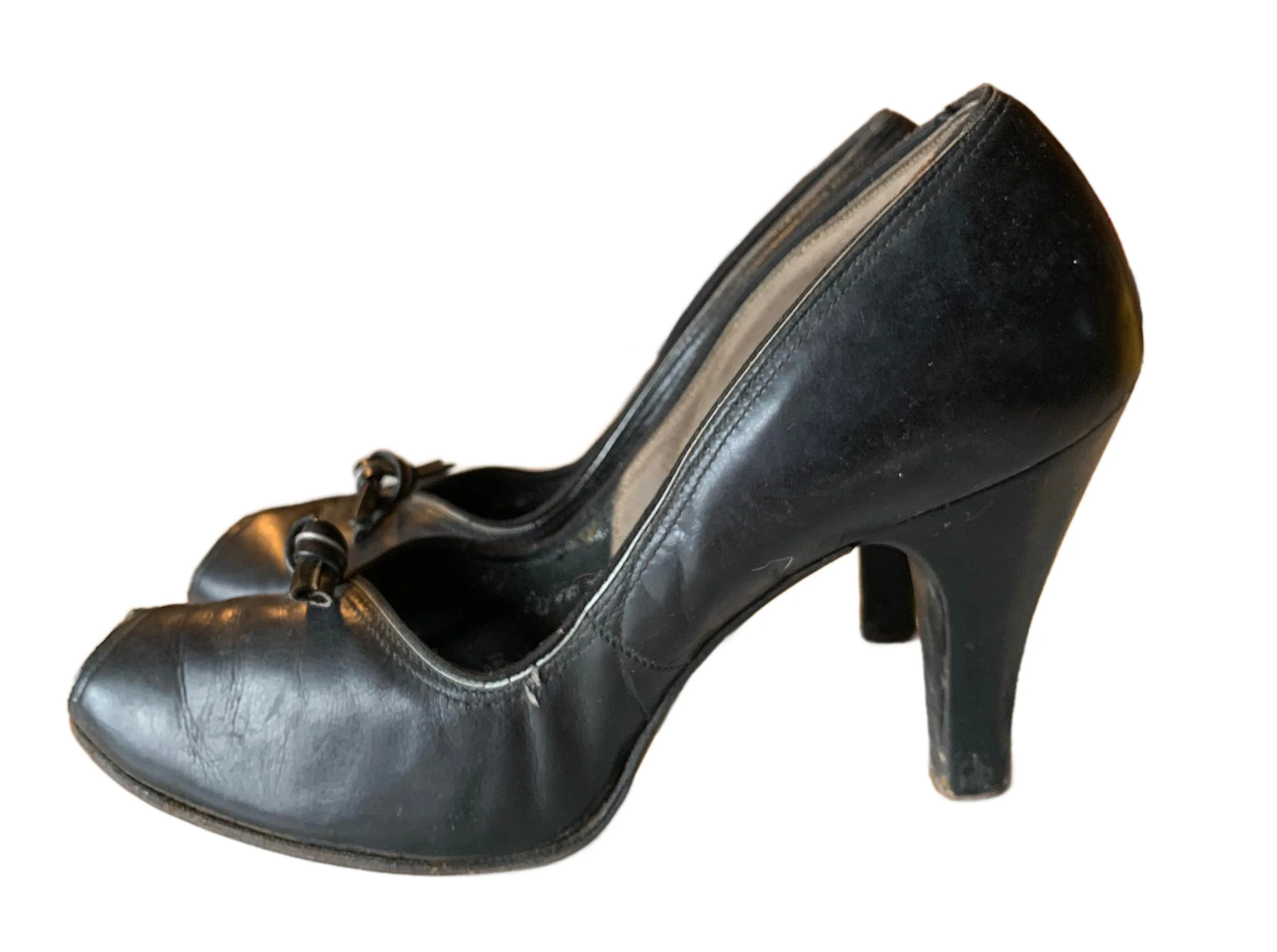 Black Leather Baby Doll Curvy Heel Peep Toe Shoes circa 1950s 7.5N