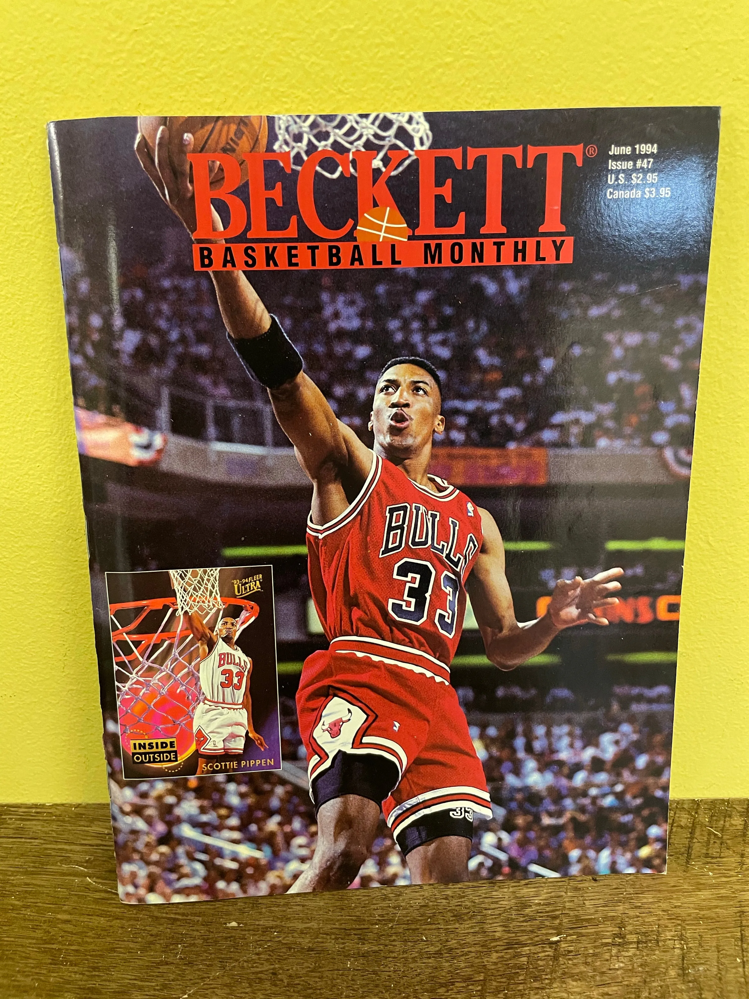 (V) BECKETT BASKETBALL CARD MONTHLY Magazine Vintage Lot/2 1994 Apr Jun Shaquille vs Zo & Pippen