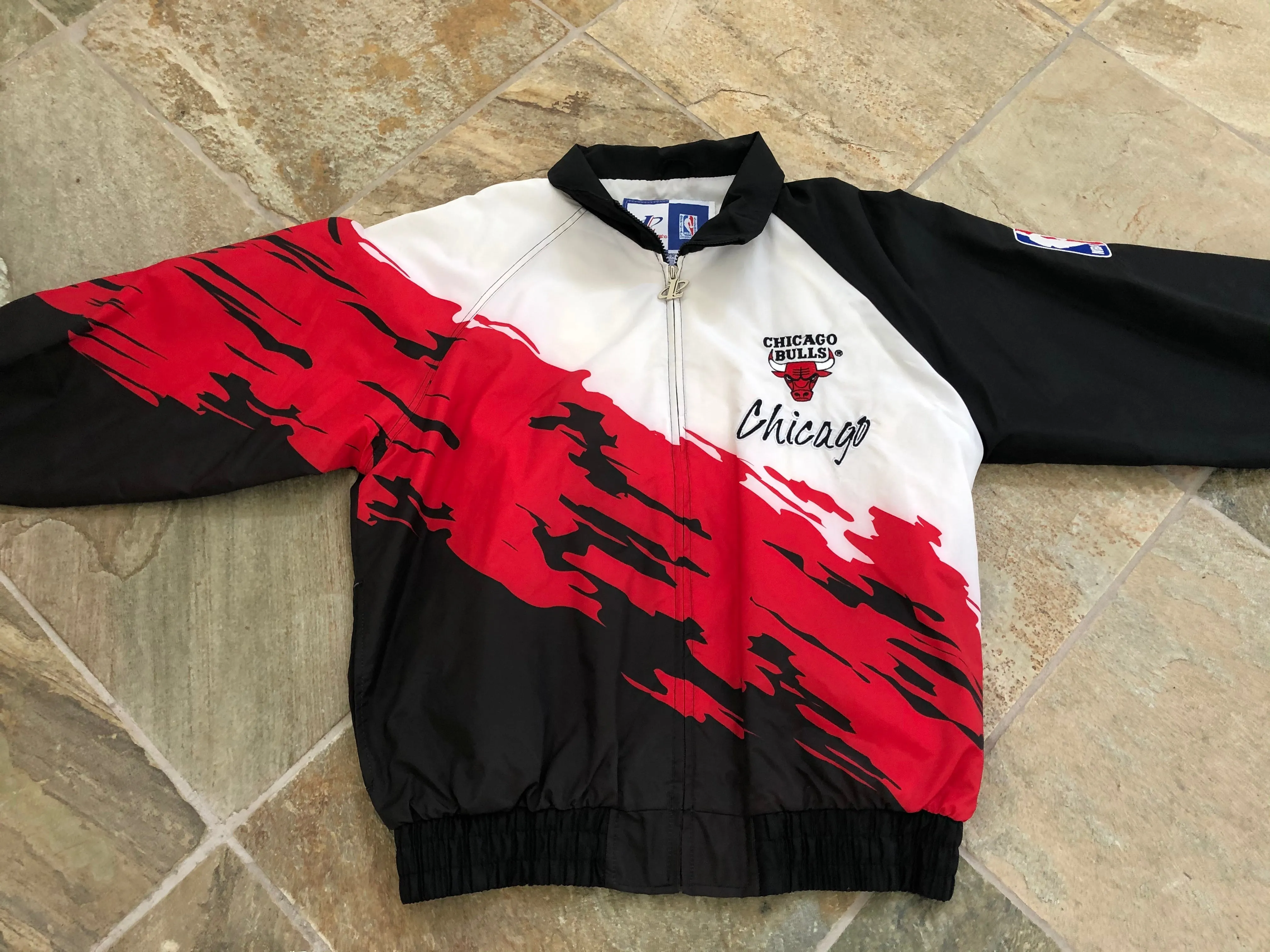 Vintage Chicago Bulls Logo Athletic Splash Basketball Jacket, Size Medium