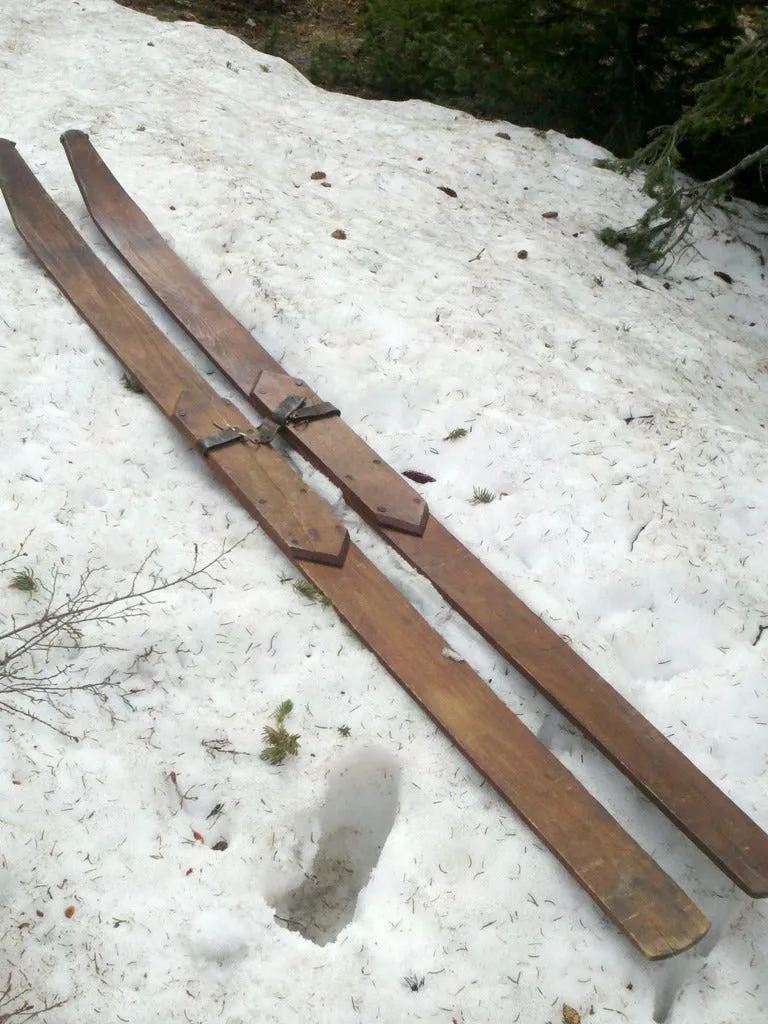 Vintage Skis with Diamond Foot Plate